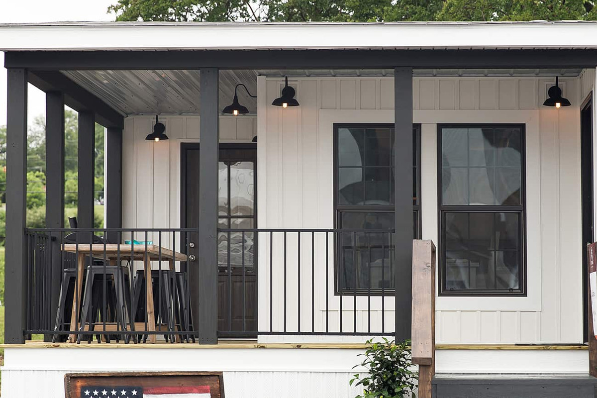 covered porch on a mobile home