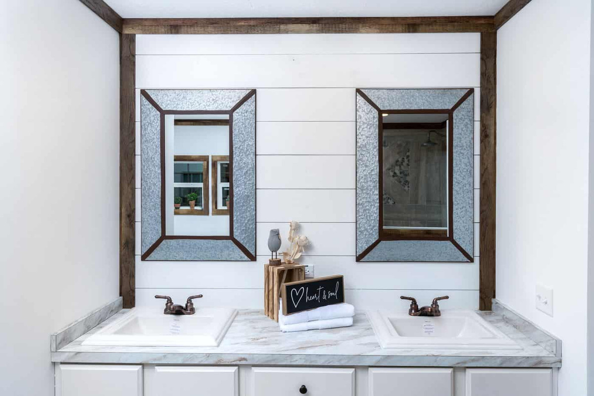 famhouse style bathroom