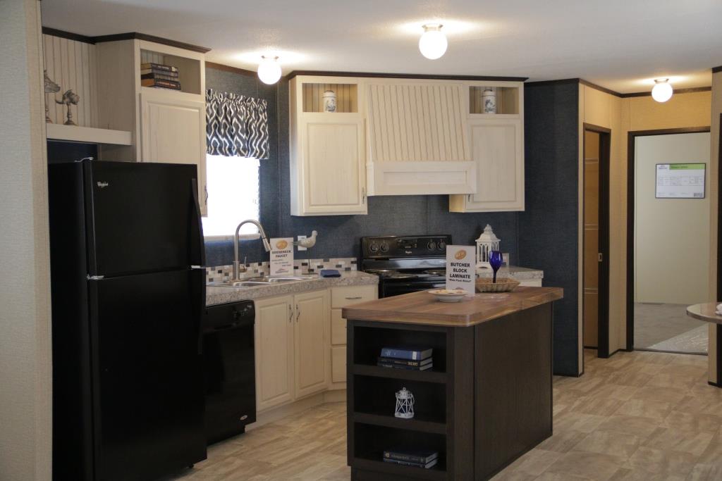 Fleetwood Weston 16763i kitchen